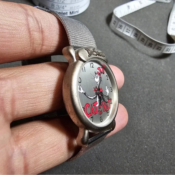 Vintage 1997 Dr. Seuss Cat In The Hat Silver Tone Quartz Watch Working 3ATM WR - Picture 5 of 9